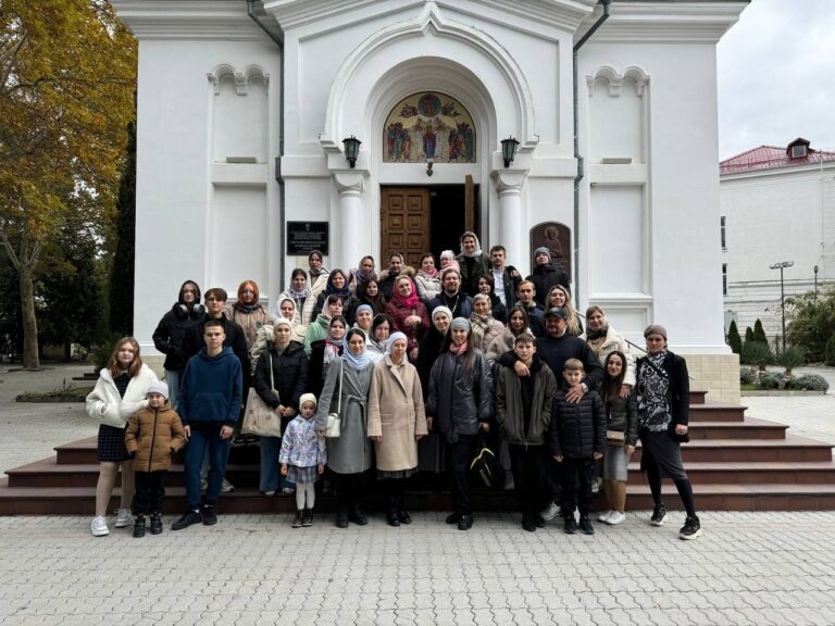 МОЛОДЁЖЬ СЛАВЯНСКА В ГЕЛЕНДЖИКЕ